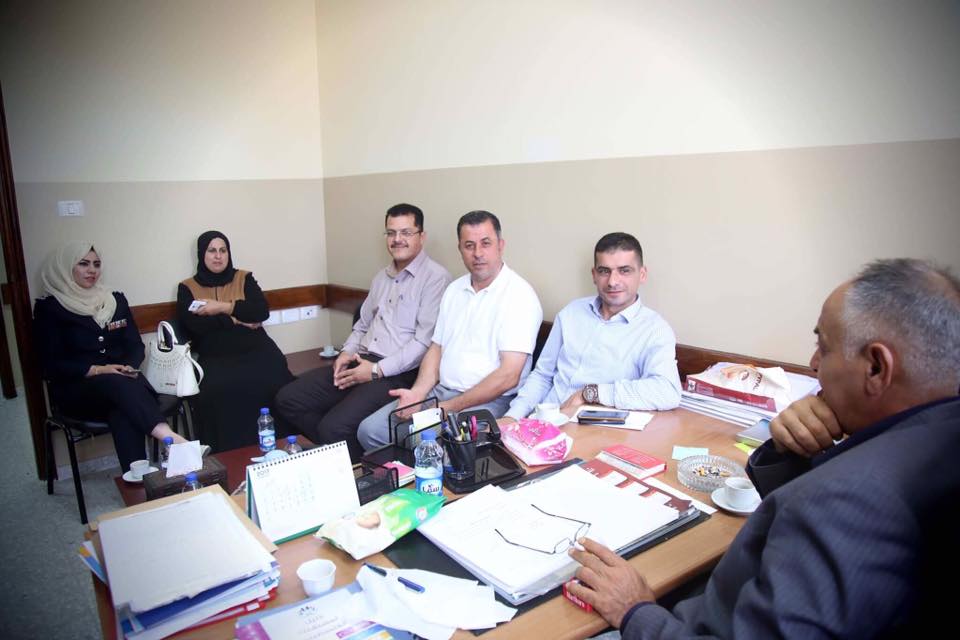 لجنة الصحة والسلامة العامة في محافظة طولكرم تعقد اجتماعاً دورياً لمناقشة اوضاع المرافق السياحية