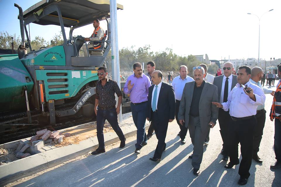 نائب محافظ طولكرم يستقبل وزير الأشغال ويتفقدان عدداً من مشاريع الطرق الرابطة في المحافظة