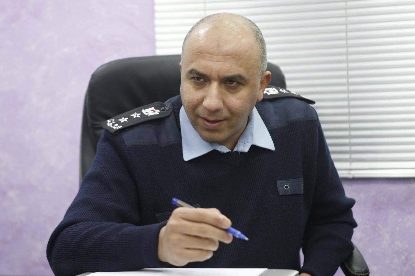 الاحتلال يعتقل مدير شرطة ضواحي القدس قرب الخليل