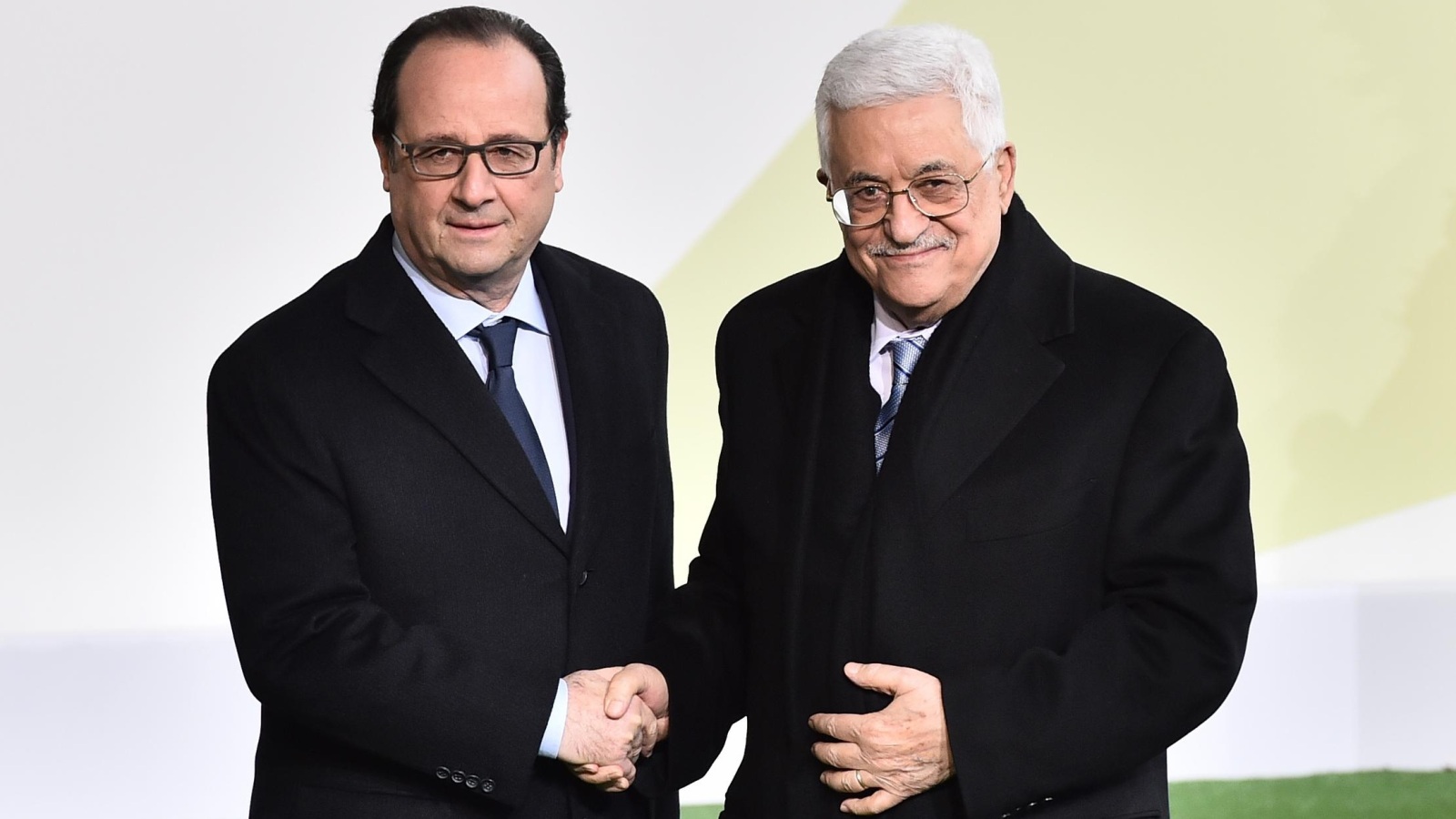 الرئيس محمود عباس يصل باريس في زيارة رسمية