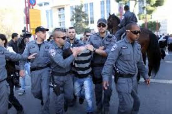 الاحتلال يعتقل شابا و10 أطفال في القدس