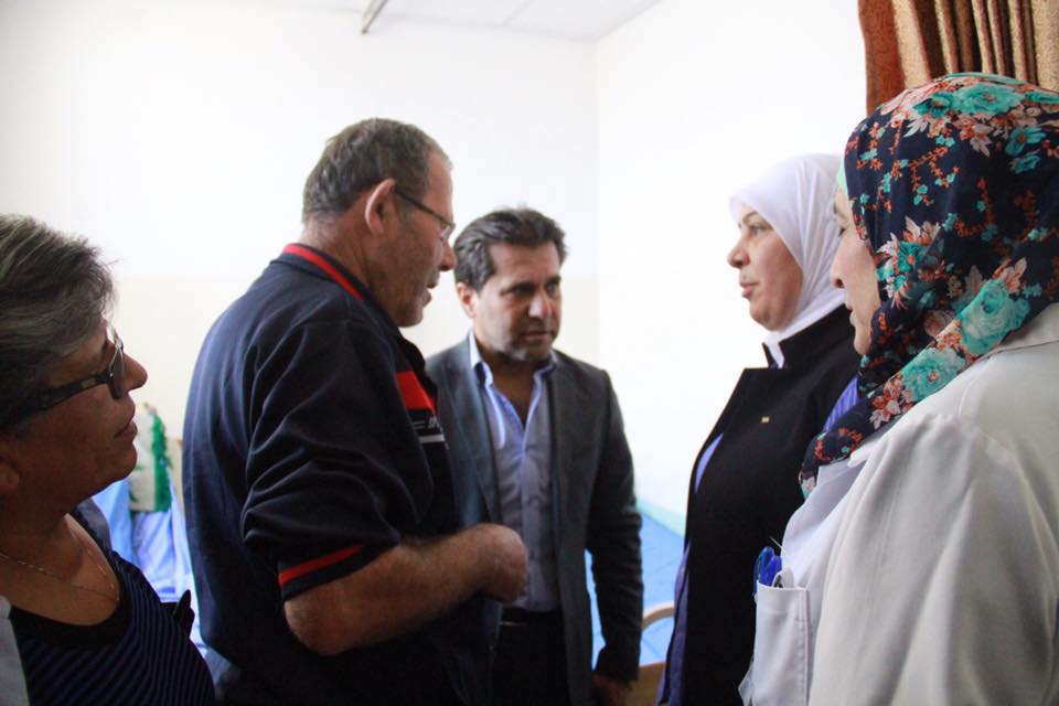 بالصور – جولة د . ليلى غنام في مجمع فلسطين الطبي رام الله