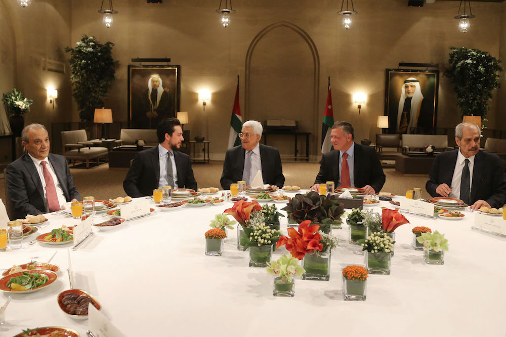 الرئيس يلتقي العاهل الاردني في عمان