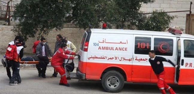 إصابة 8 مواطنين بحادث سير شمال الخليل