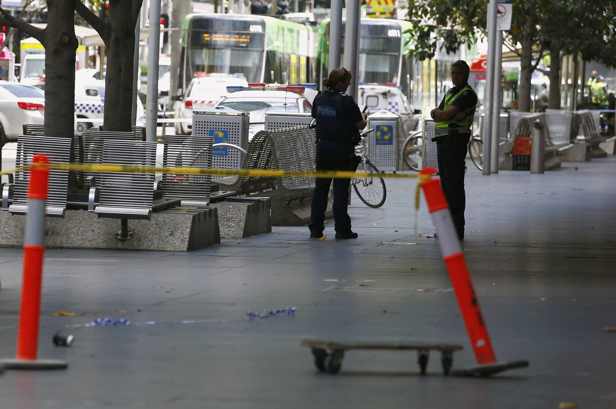 Police cordon off Bourke Street mall after a car hit pedestrians in central Melbourne, Australia, January 20, 2017. REUTERS/Edgar Su