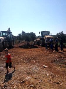 الاحتلال يجرف أراض في قرية ظهر المالح شمال يعبد