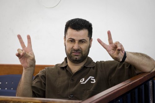 الاحتلال يؤجل محاكمة الناشط عبد الله أبو رحمة