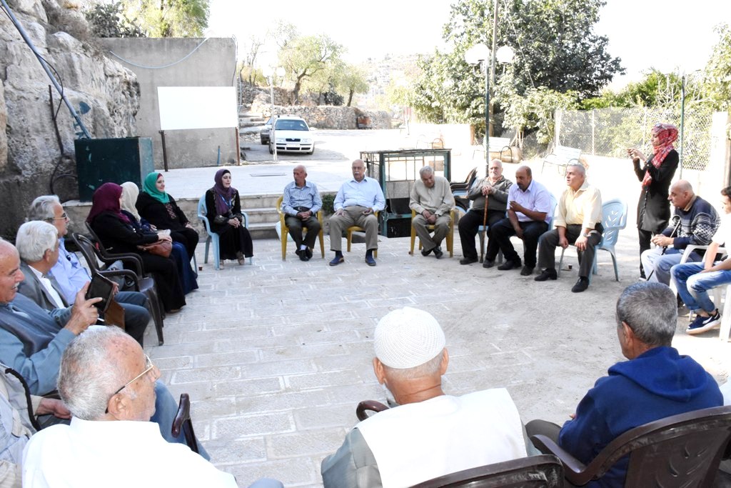محافظة سلفيت ووكالة الغوث تنظمان يوم ترفيهي للمسنين
