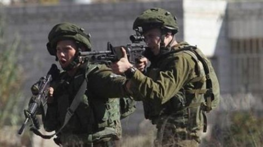 طرد جندي اسرائيلي لأنه لم يقتل طفلة فلسطينية
