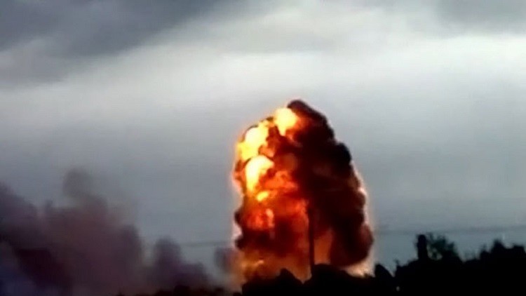حريق ضخم يلتهم مستودعا للصواريخ جنوب روسيا