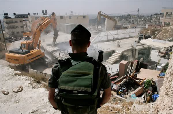 الاحتلال يهدم منزلين في القدس