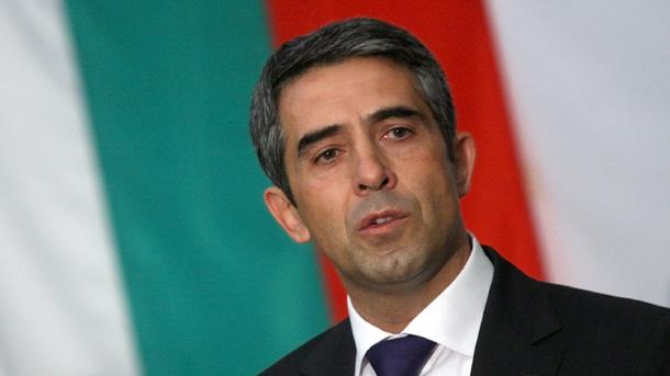الرئيس البلغاري يشدد على أهمية الالتزام بالقرارات الدولية