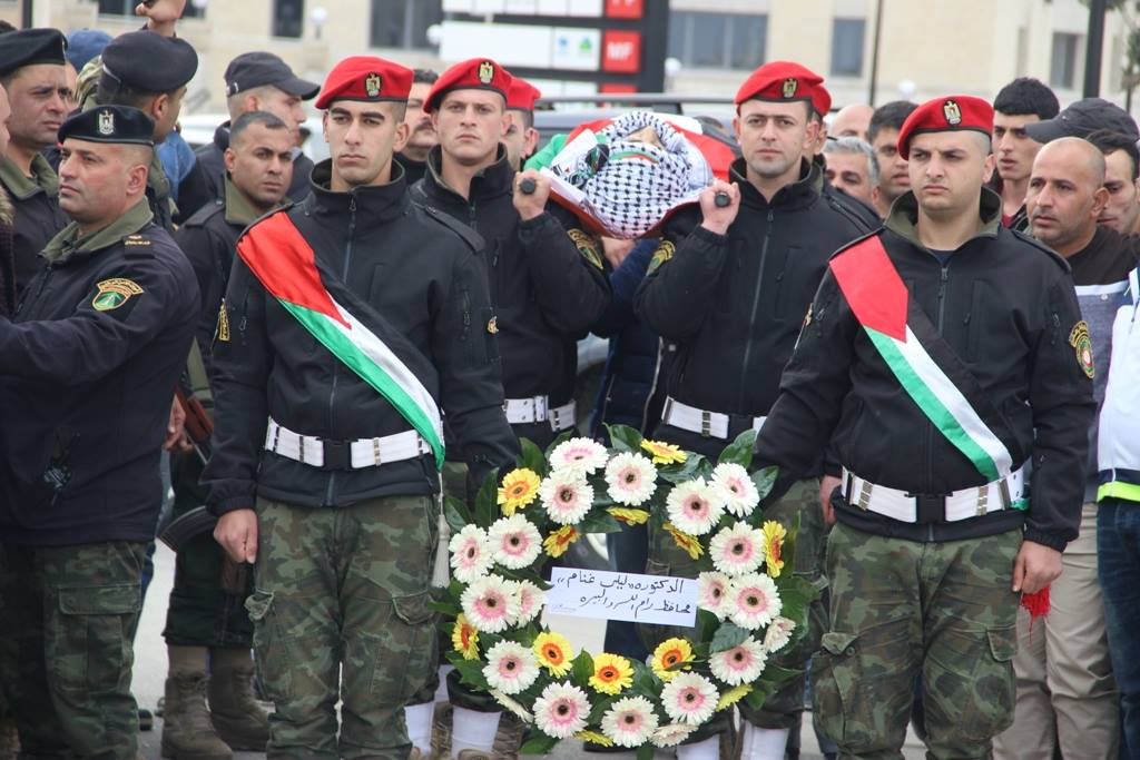 تشييع جثمان الشهيد ابو الحاج في جنازة عسكرية مهيبة