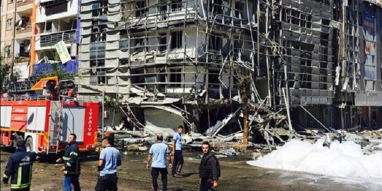 27 مصابا بتفجير سيارة مفخخة في فان شرق تركيا
