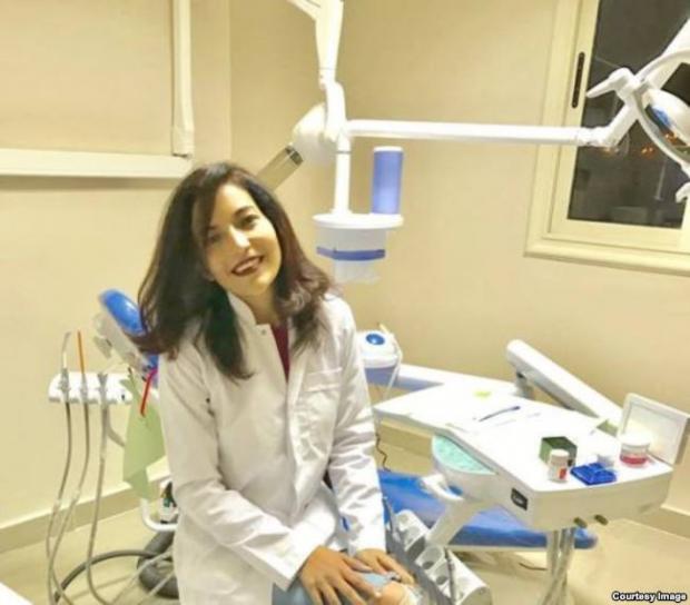 إسراء أول طبيبة أسنان “صماء” في مصر