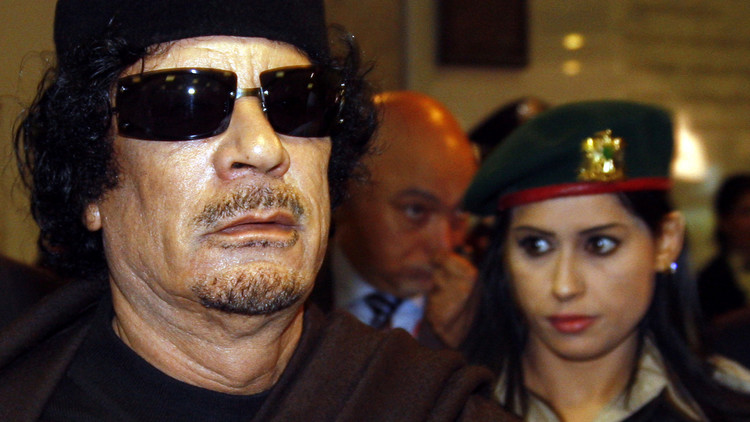 وصيفة حارسات القذافي تكشف سبب اختياره الإناث لحمايته