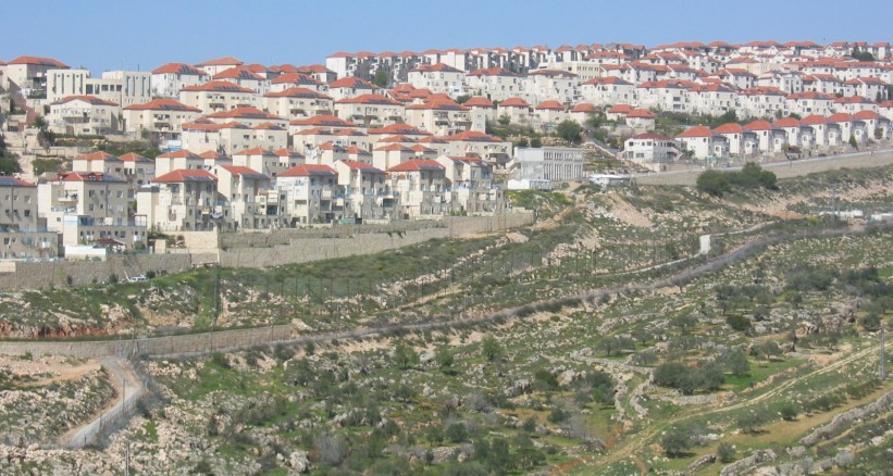 الحكومة تحذر من ضم أية أراض فلسطينية