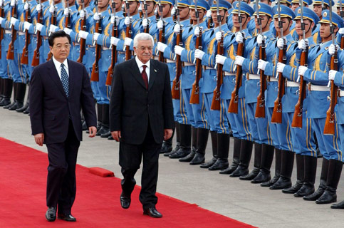 النائب البرغوثي يدعو الصين للعب دور متوازنٍ في عملية السلام بالشرق الأوسط