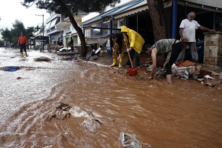 اليونان: ارتفاع حصيلة الفيضانات إلى 20 قتيلاً ومفقودين اثنين