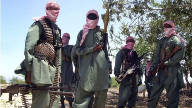 الصومال: “حركة الشباب” تعدم أربعة رجال متهمين بالتجسس