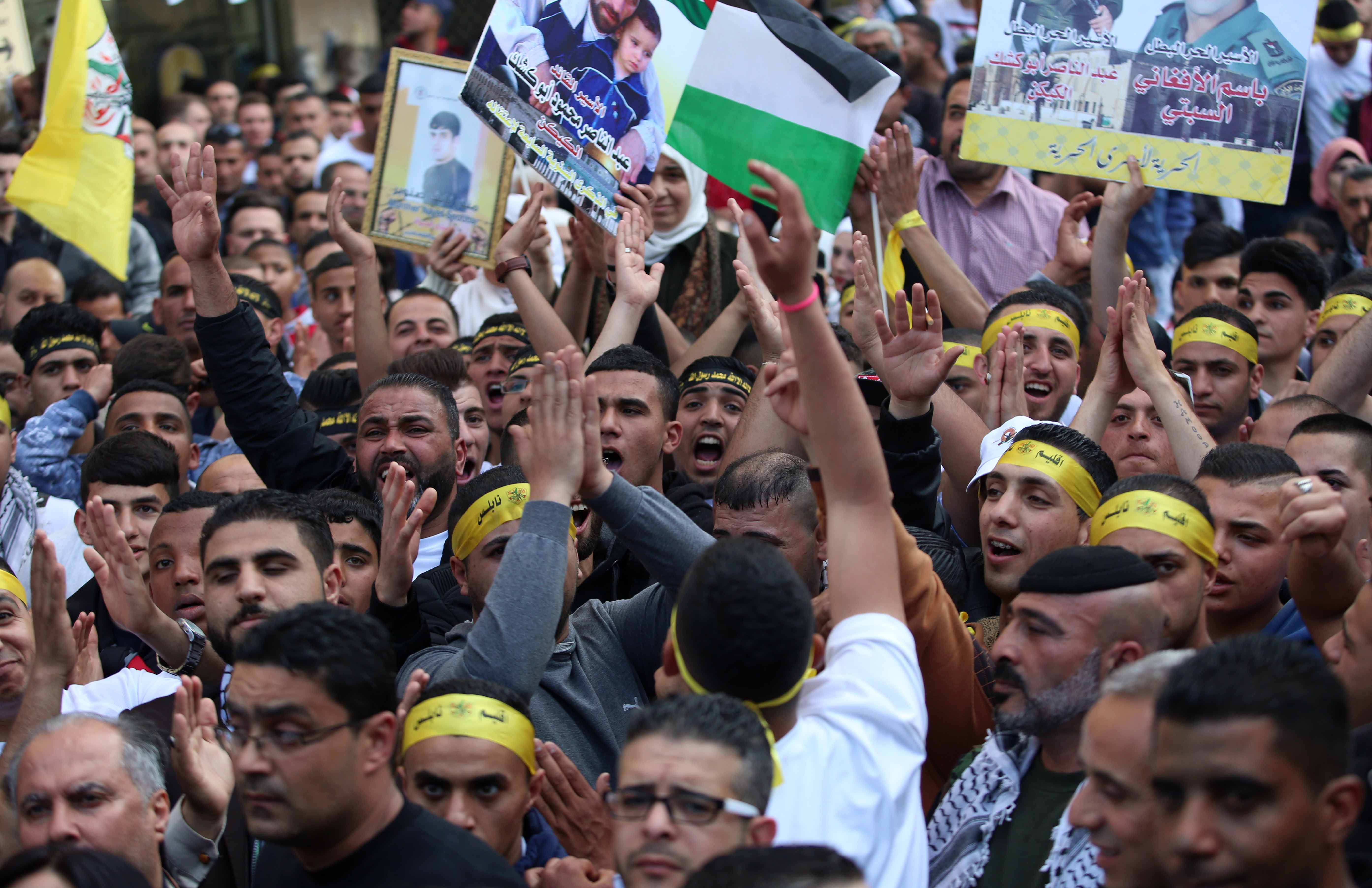 اضراب الحرية والكرامه بين تضامن شعبي وعربي وقمع مصلحة السجون