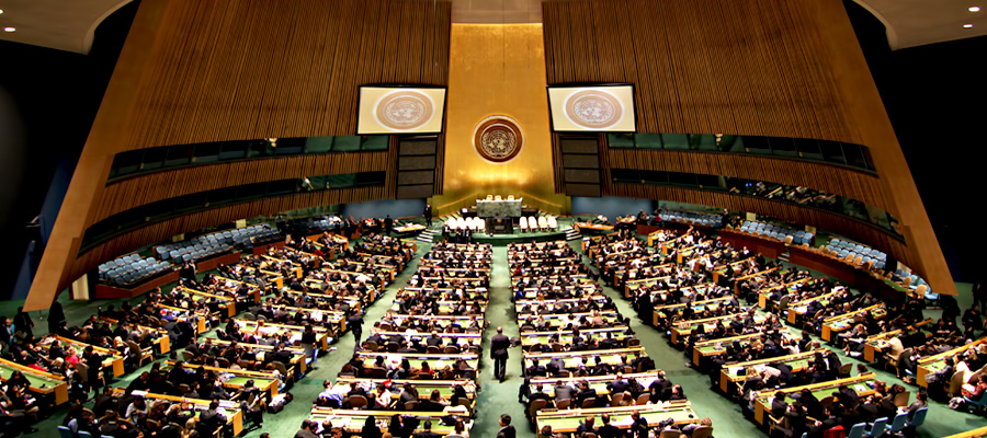 الجمعية العامة للأمم المتحدة تتبنّى قرارا يدعو إلى “وقف إطلاق نار فوريّ” في غزة