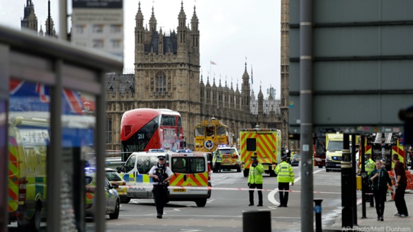 حادث دهس في لندن وسقوط جرحى