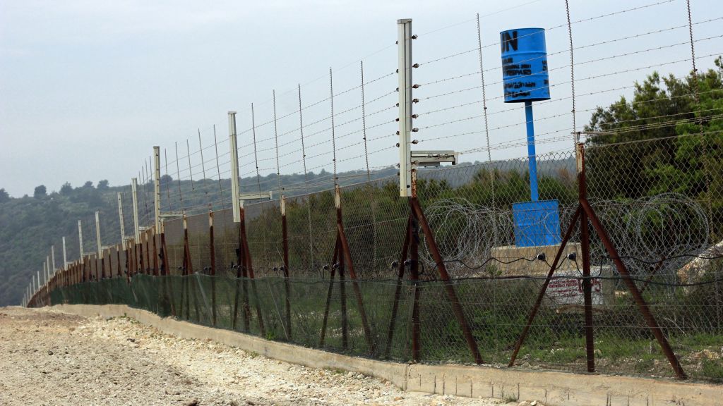 إسرائيل تخطط لبناء جدار على الحدود اللبنانية
