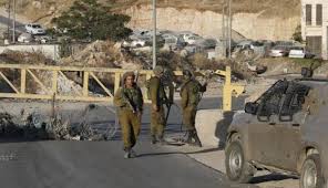 الاحتلال يشدد حصاره على تل الرميدة في الخليل