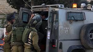 الاحتلال يعتقل 29 مواطناً في انحاء متفرقة من الضفه
