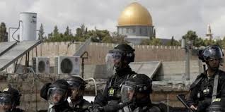 دائرة شؤون القدس تندد بجرائم الاحتلال بحق المقدسيين