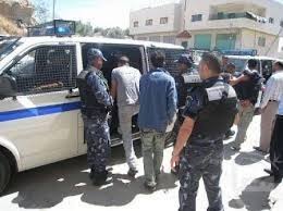 شرطة ضواحي القدس تقبض على 4 تجار مخدرات ومتعاط