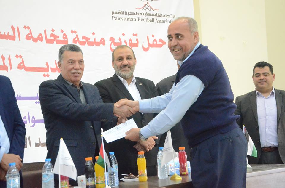 الاتحاد الفلسطيني يمنح أندية غزة الدعم الرئاسي