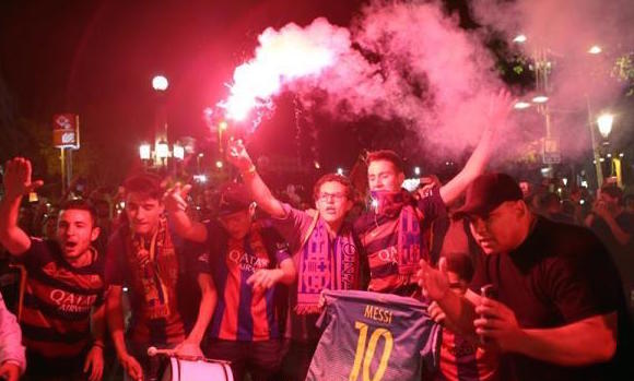 تراجع كبير في أعداد جماهير برشلونة باحتفالات الكأس
