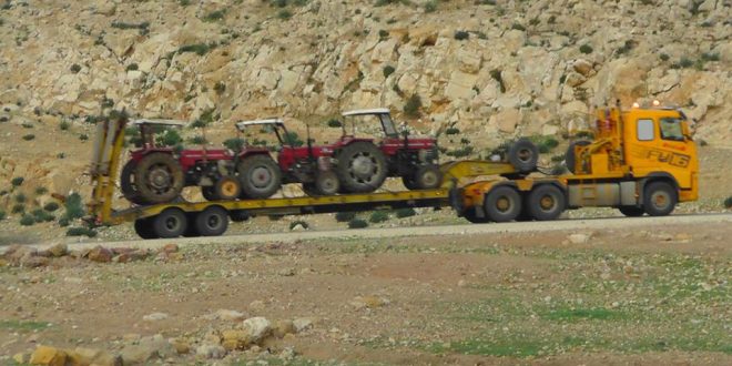 طوباس: الاحتلال يستولي على 4 جرارات زراعية في الرأس الأحمر