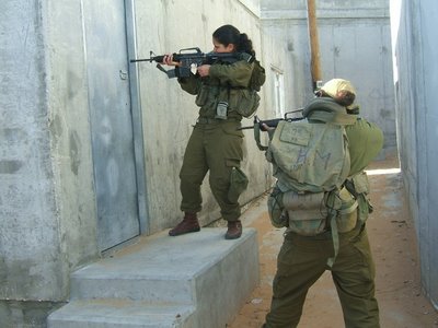 الجيش الاسرائيلي يرفع عدد المجندات المقاتلات