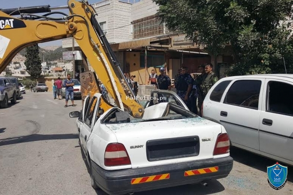 الشرطة بالتعاون مع الأجهزة الأمنية تتلف 50 مركبة غير قانونية في بيت لحم