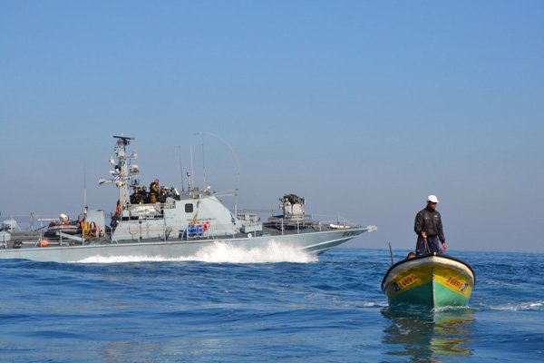 قوات الاحتلال تعتقل خمسة صيادين في بحر شمال قطاع غزة