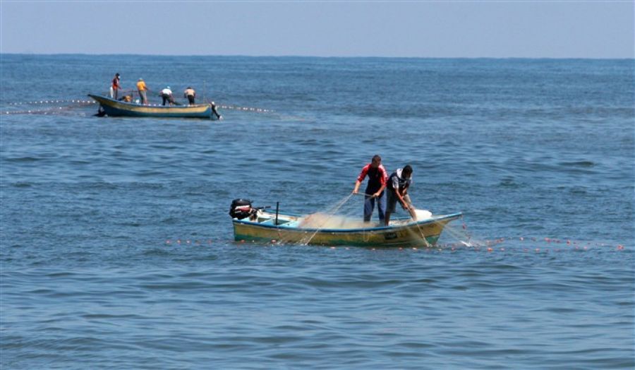 اسرائيل تقلص مساحة الصيد قبالة سواحل بحر غزة