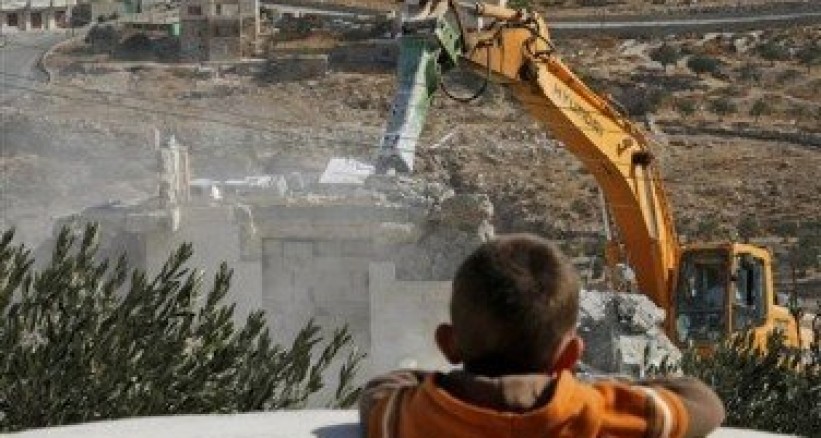 محدث: الاحتلال يهدم ثلاثة منازل في جبل المكبر