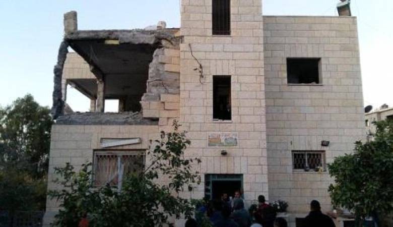 الاحتلال يفجر منزل شهيد في القدس