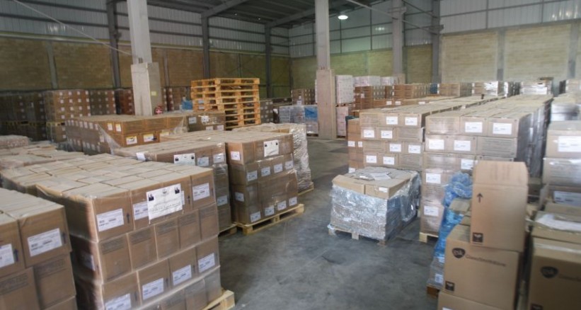 وزارة الصحة تسير 31 شاحنة أدوية إلى مستودعاتها في غزة