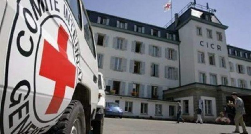 “الصليب الأحمر” يعلن فتح باب التسجيل لزيارات الأسرى في سجون الاحتلال