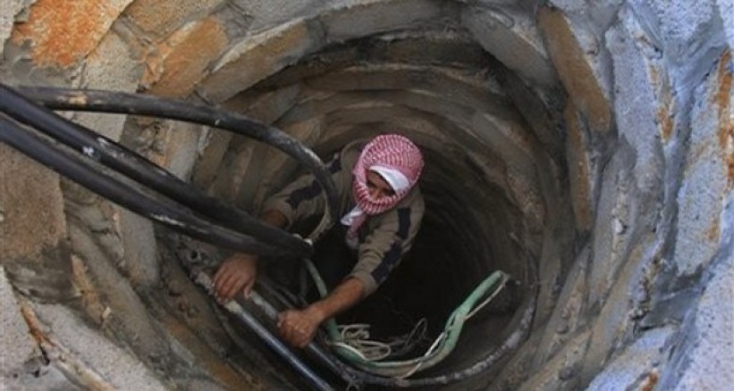 مصرع شاب بانهيار نفق في خان يونس