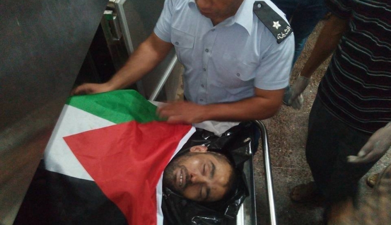 سلطات الاحتلال تسلم جثمان الشهيد ياسر حمدوني