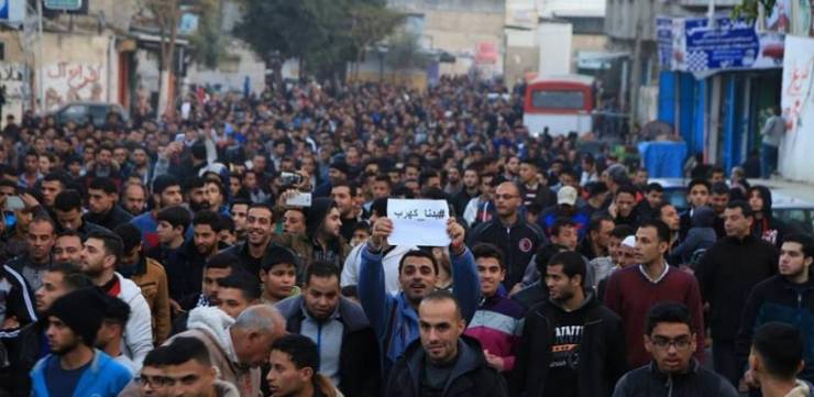 خاص “صدى الإعلام “إدانات بالجملة لاعتداءات حماس على المحتجين ضد ازمة الكهرباء