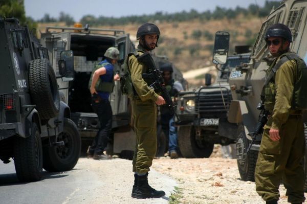 القدس: توزيع اخطارات هدم ومصادرة بضائع من الباعة المتجولين
