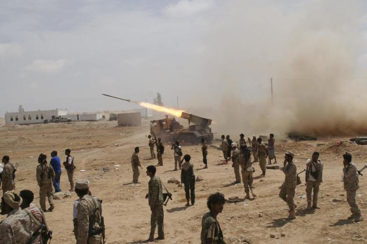 اليمن: اشتباكات عنيفة بين الجيش اليمني والحوثيين قرب الحدود السعودية