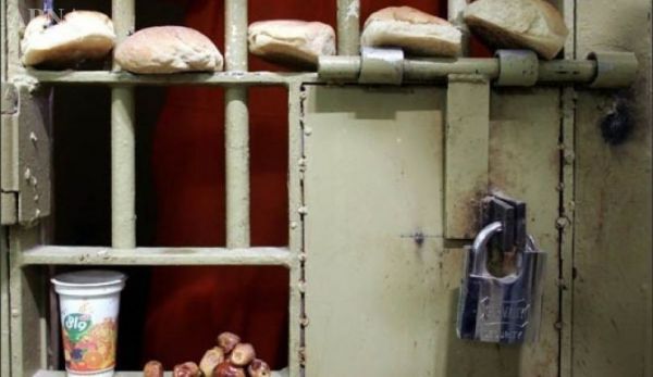 أوضاع صحية خطيرة يواجهها الأسرى المضربون عن الطعام