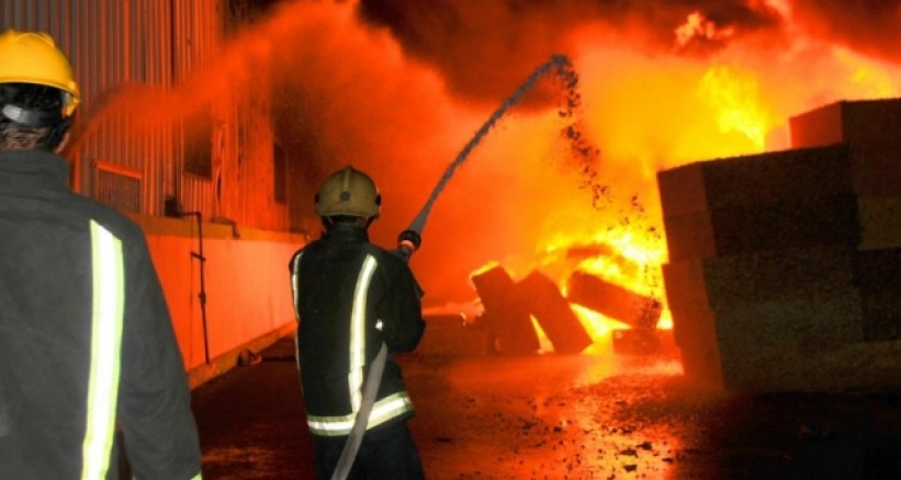 مستوطنون يضرمون النار بمنزل قيد الانشاء في بورين